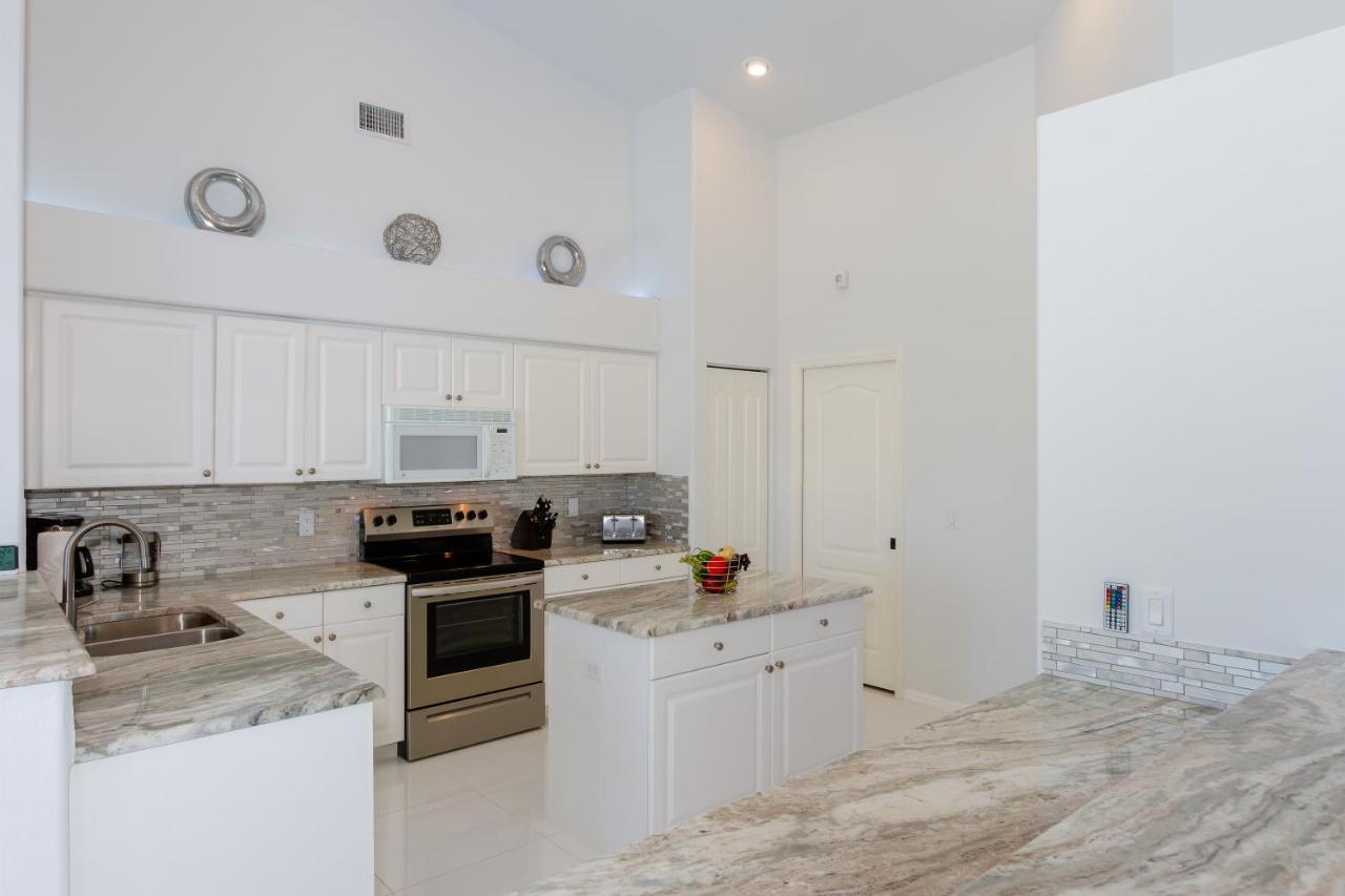 Villa Eyleen Cape Coral Exterior photo