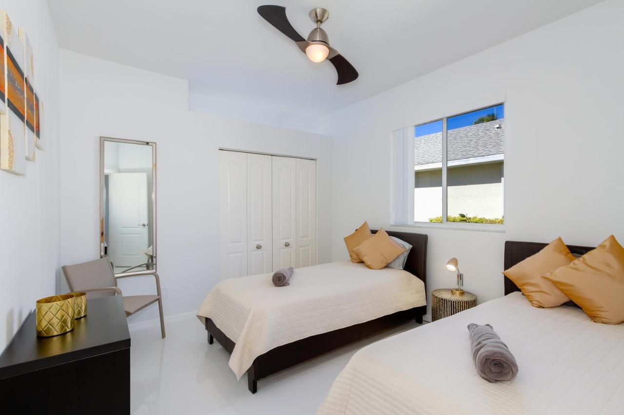 Villa Eyleen Cape Coral Exterior photo