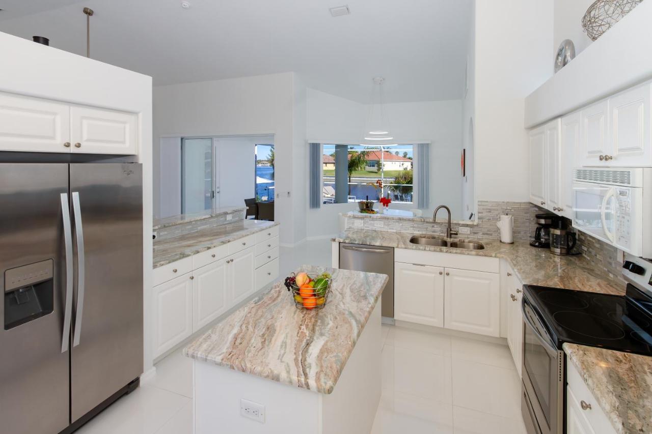 Villa Eyleen Cape Coral Exterior photo